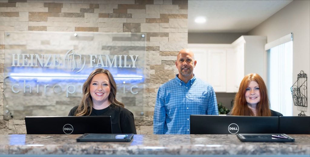 heinze front desk close